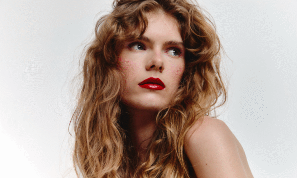 2025年春夏注目すべき新鋭モデル ナチュラルな美しさが魅力 Anna Robinson（アンナ・ロビンソン）