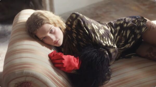 静かなる官能性の解放。トゥオンブリーの邸宅で紐解く、Valentino（ヴァレンティノ）2026年 プレフォール